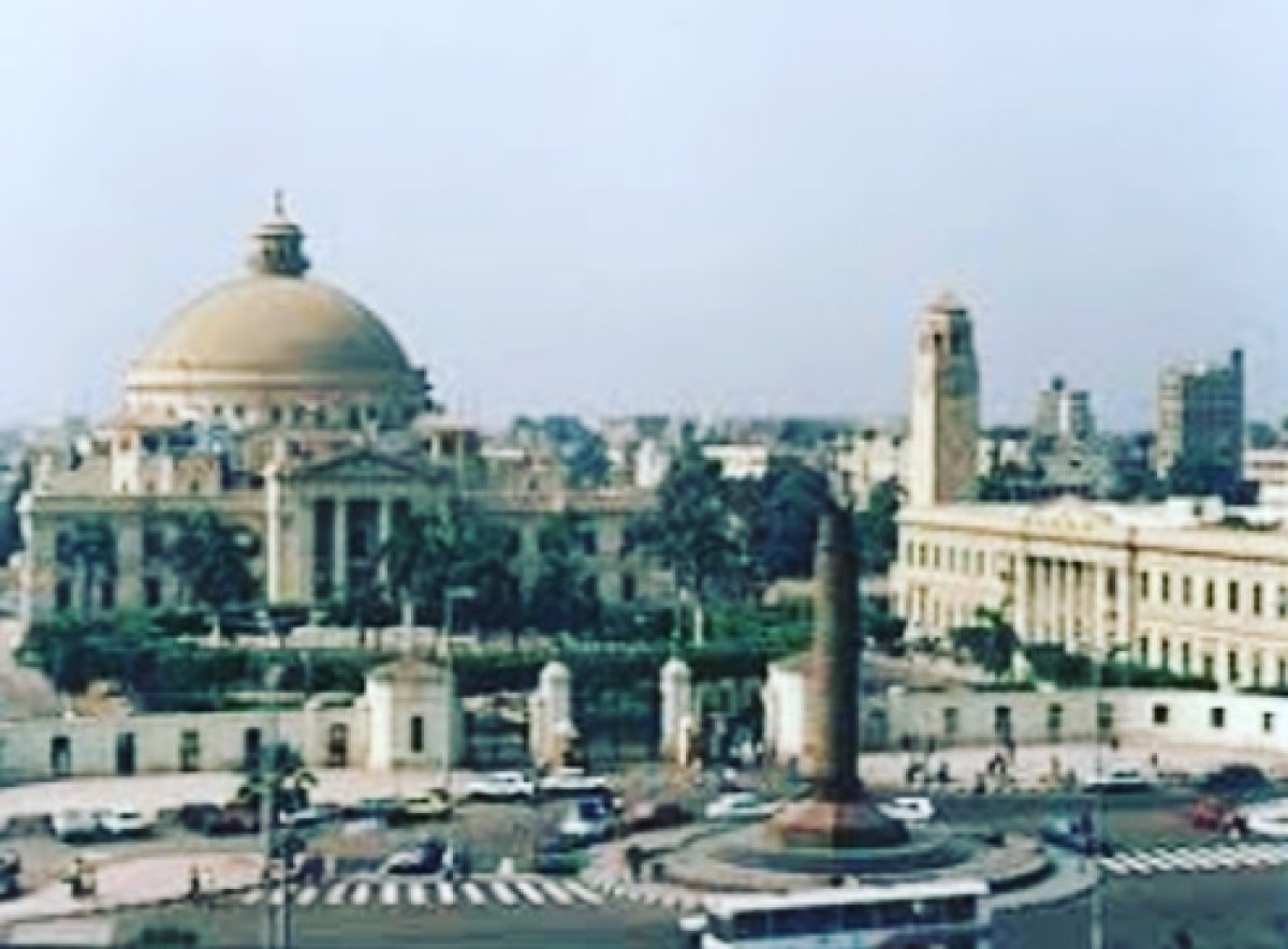 جامعة القاهرة تمنع دخول اي طالب لم يتم تطعيمه 