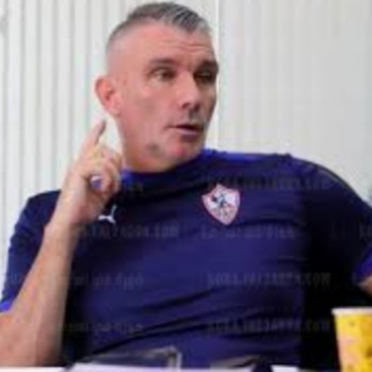 كارتيرون " المارد الأحمر هو المرشح للفوز في القمة "