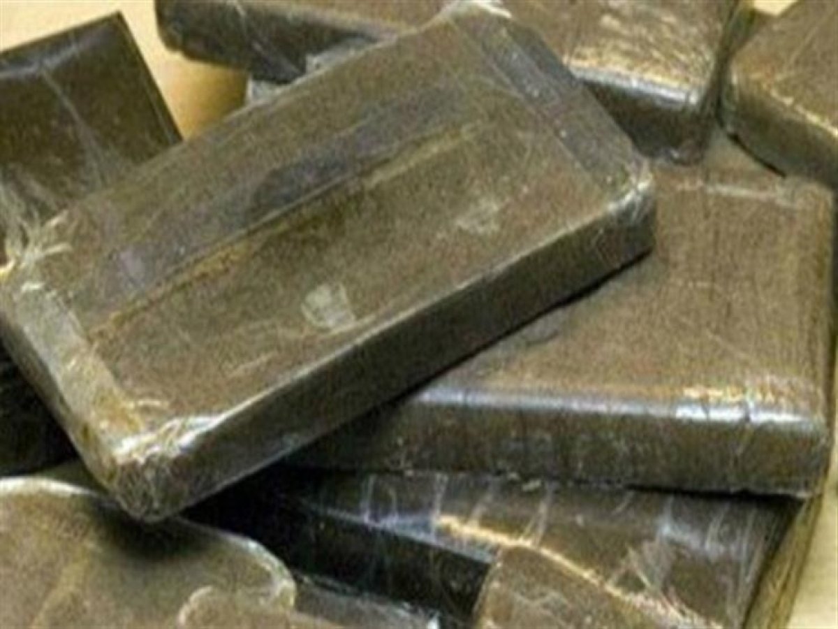 إحباط محاولة شخصين في تهريب 2.300 كيلو جرام من الحشيش بالسويس