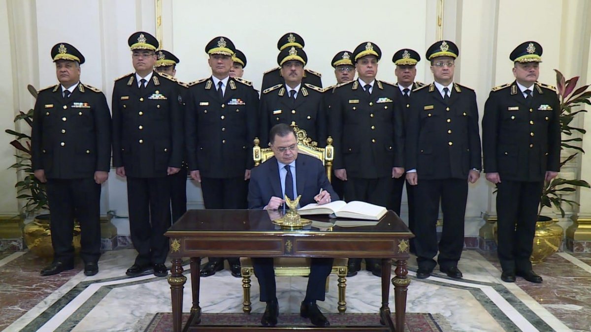  وزير الداخلية مهنئا السيسي بعيد الشرطة: نمضى خلفكم أصدق أداء وأكثر عطاء