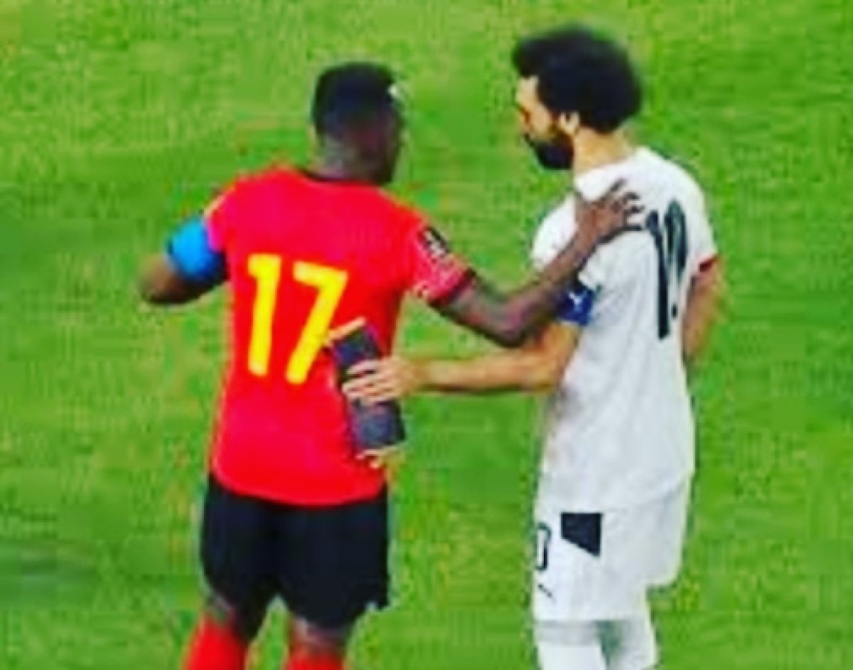 الشوط الأول ينتهي بتقدم انجولا بهدفين مقابل هدف  