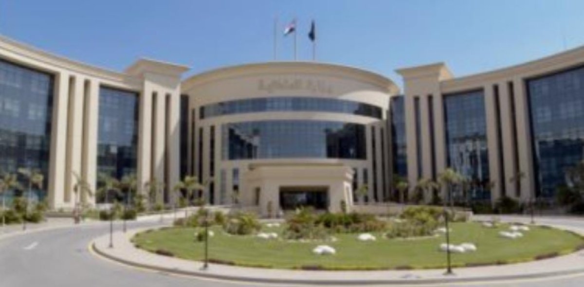 الدراسة الممنوحة الدبلوم الفني عامين