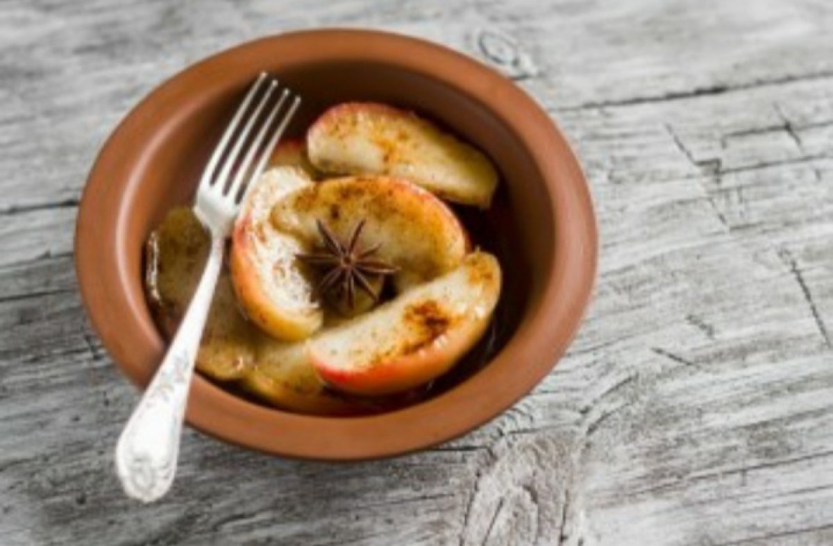 بخطوات بسيطة تعرفي على طريقة تحضير التفاح بالقرفة للرجيم