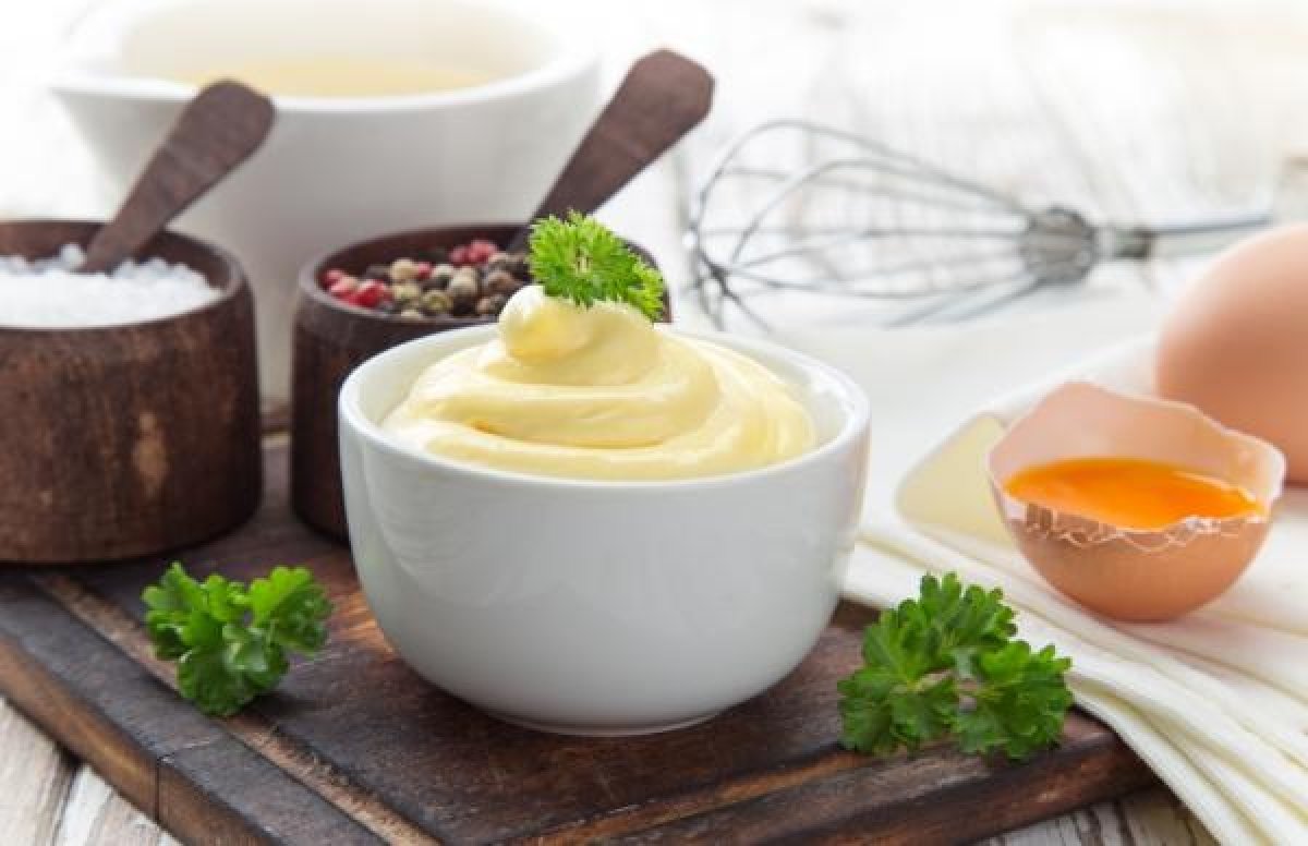 تعرفي على فوائد المايونيز للعناية بالبشرة وإزالة الجلد الميت