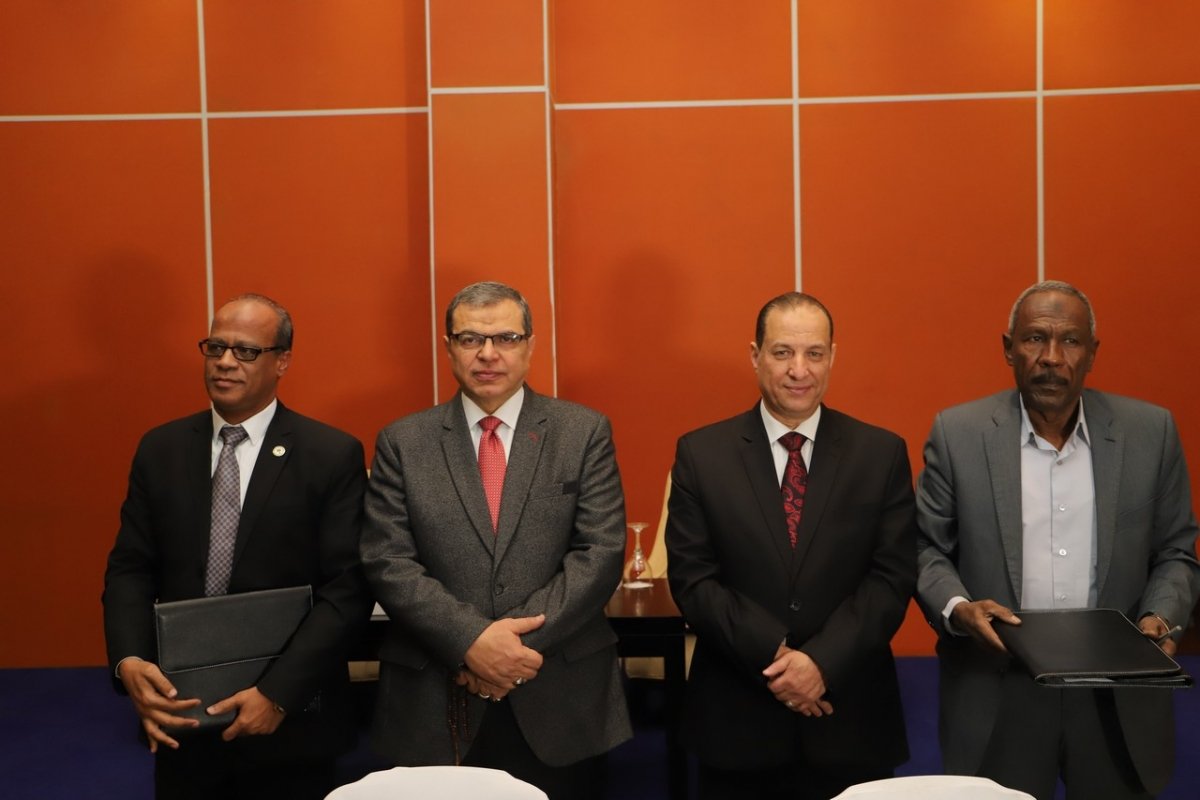 توقيع 15 اتفاقية عمل جماعية بحضور وزير القوى العاملة ونائب محافظ أسوان