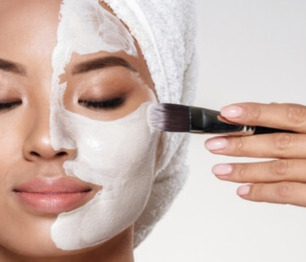 لك، أهم وصفات النشاوالحليب ولبان الذكر لتفتيح البشرة..  تعرفي عليهم