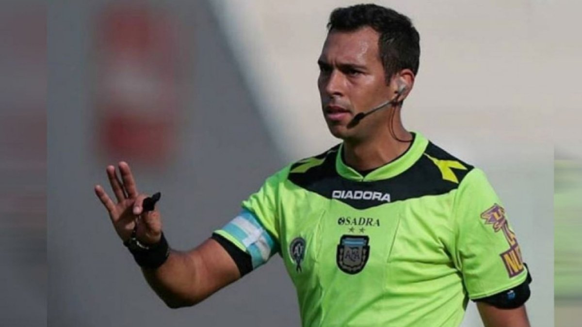 اللجنة المنظمة لكأس العرب تعلن عن طاقم التحكيم مباراة مصر و قطر 