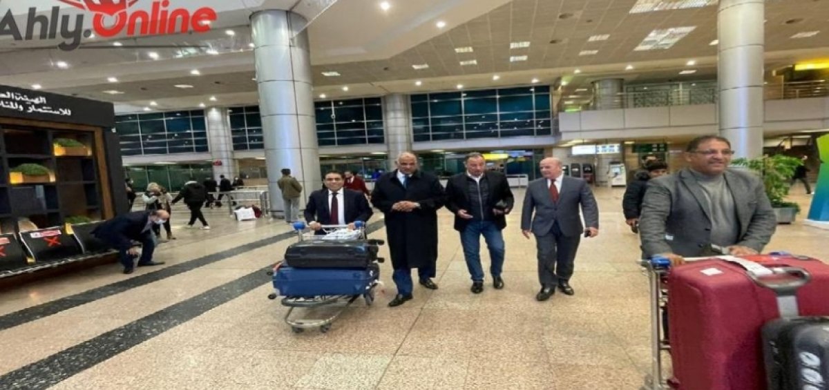 وفد من وزارة الرياضة يستقبل  بعثة المارد الأحمر بمطار القاهرة  