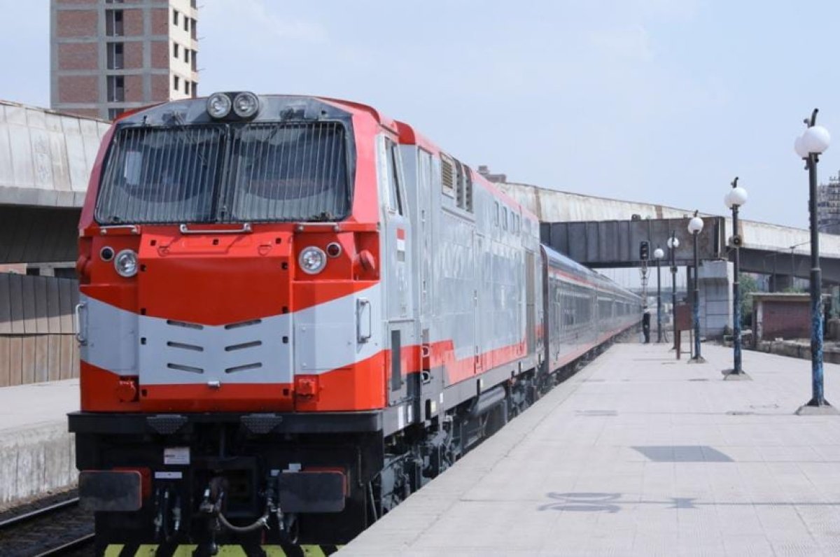 بدرجة تحيا مصر تستبدل السكك الحديدية عربتها القديمه