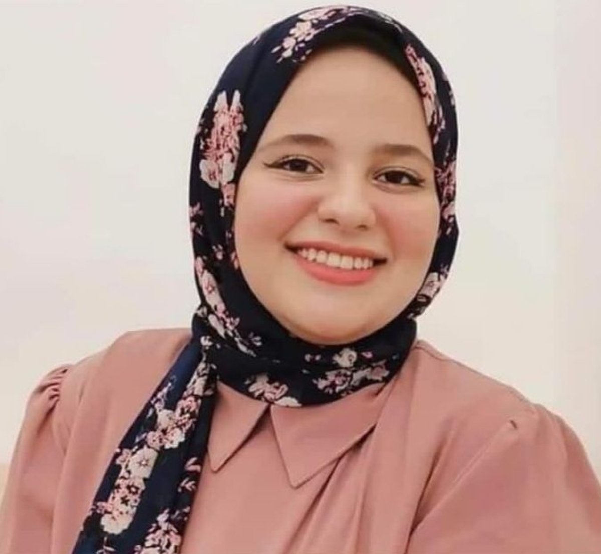  تهنئة للباحثة رقيه مصطفى زهران 