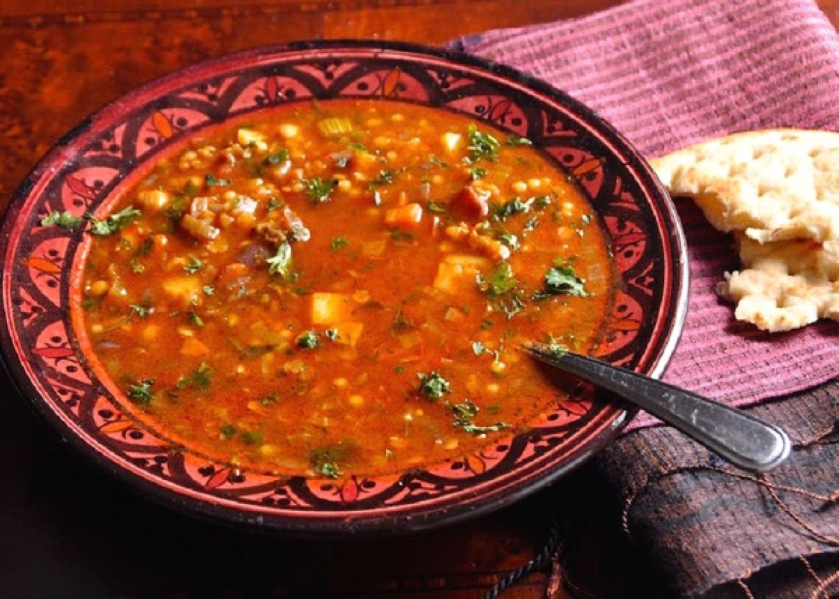 على الطريقة المغربية، لك طريقة تحضير شوربة الحريرة المغربية