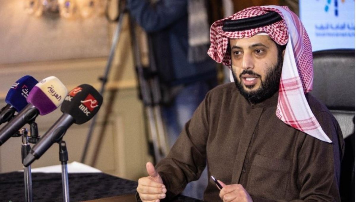 لتدعيم القطاع الترفيهي في المملكة وقع تركى آل الشيخ مع بعض النجوم الفن والإعلام المصرى