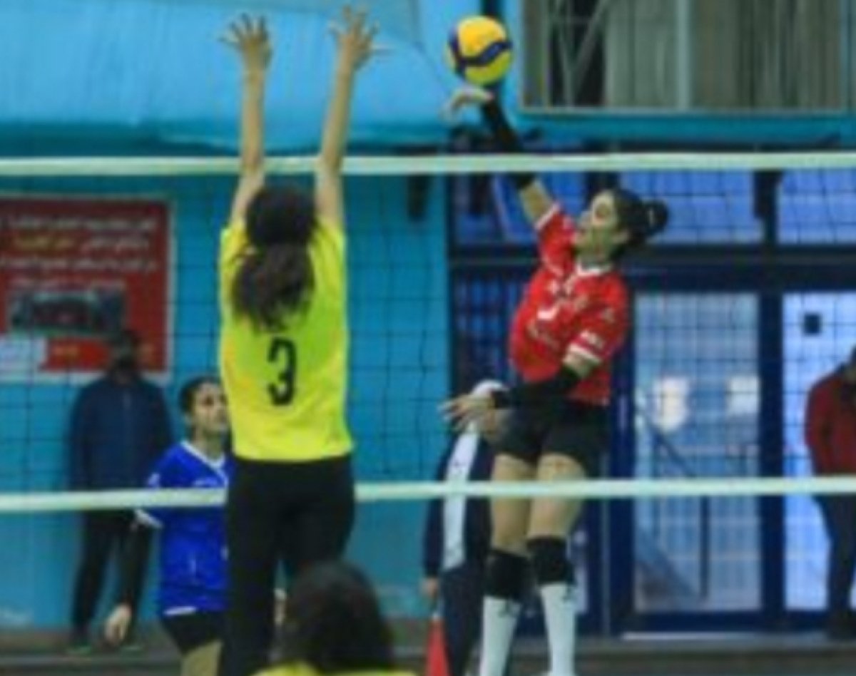 سيدات المارد الأحمر في المرة الطائرة يتغلبوا على الجزيرة 