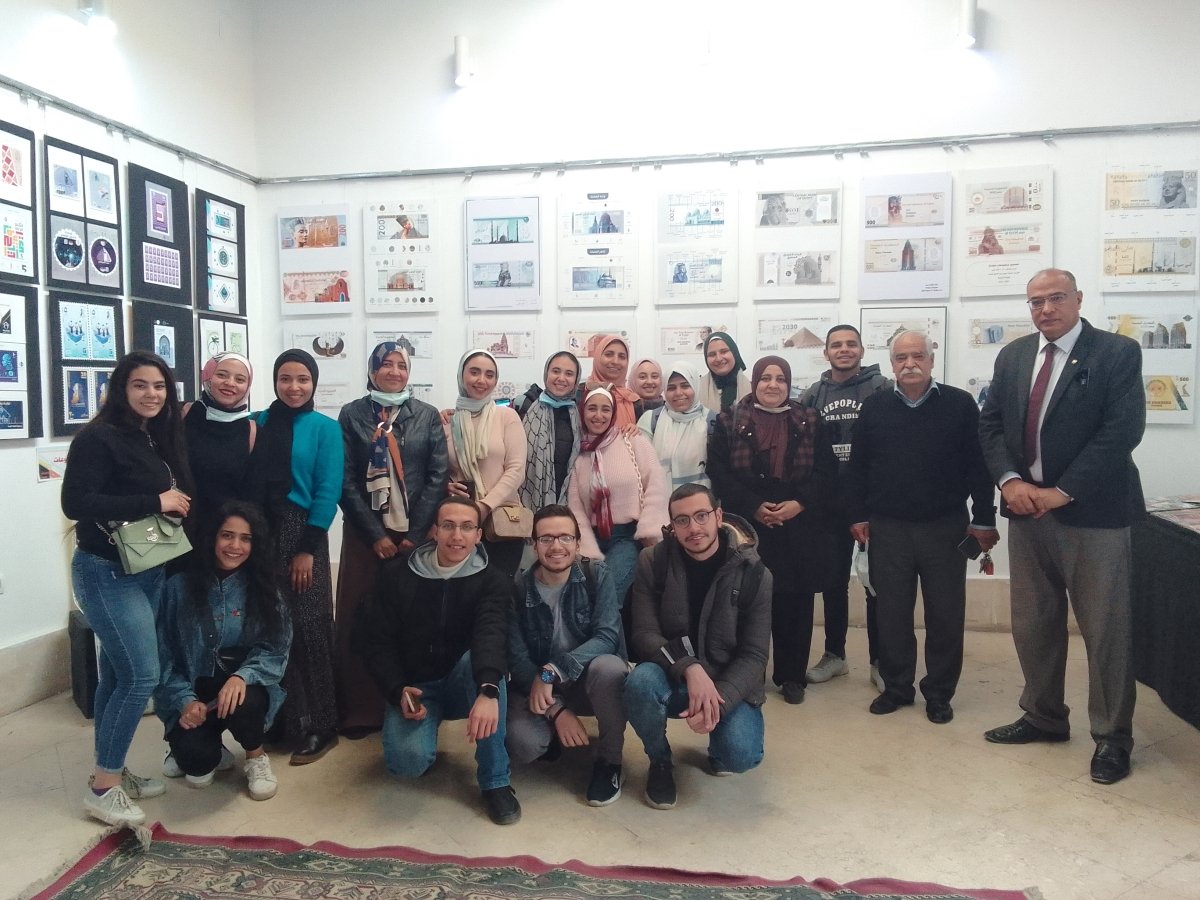 معرض التصميم للطباعة والنشر والتغليف لطلاب كلية الفنون التطبيقية جامعة حلوان