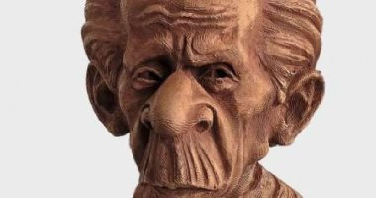 بعد وضعه بمتحف الفن الحديث.. "مى" نحاتة تمثال أحمد فؤاد نجم: عملته من حبى فيه