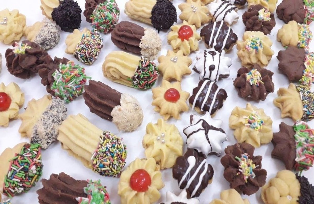 طريقة عمل البيتي فور مثل المحلات في دقائق