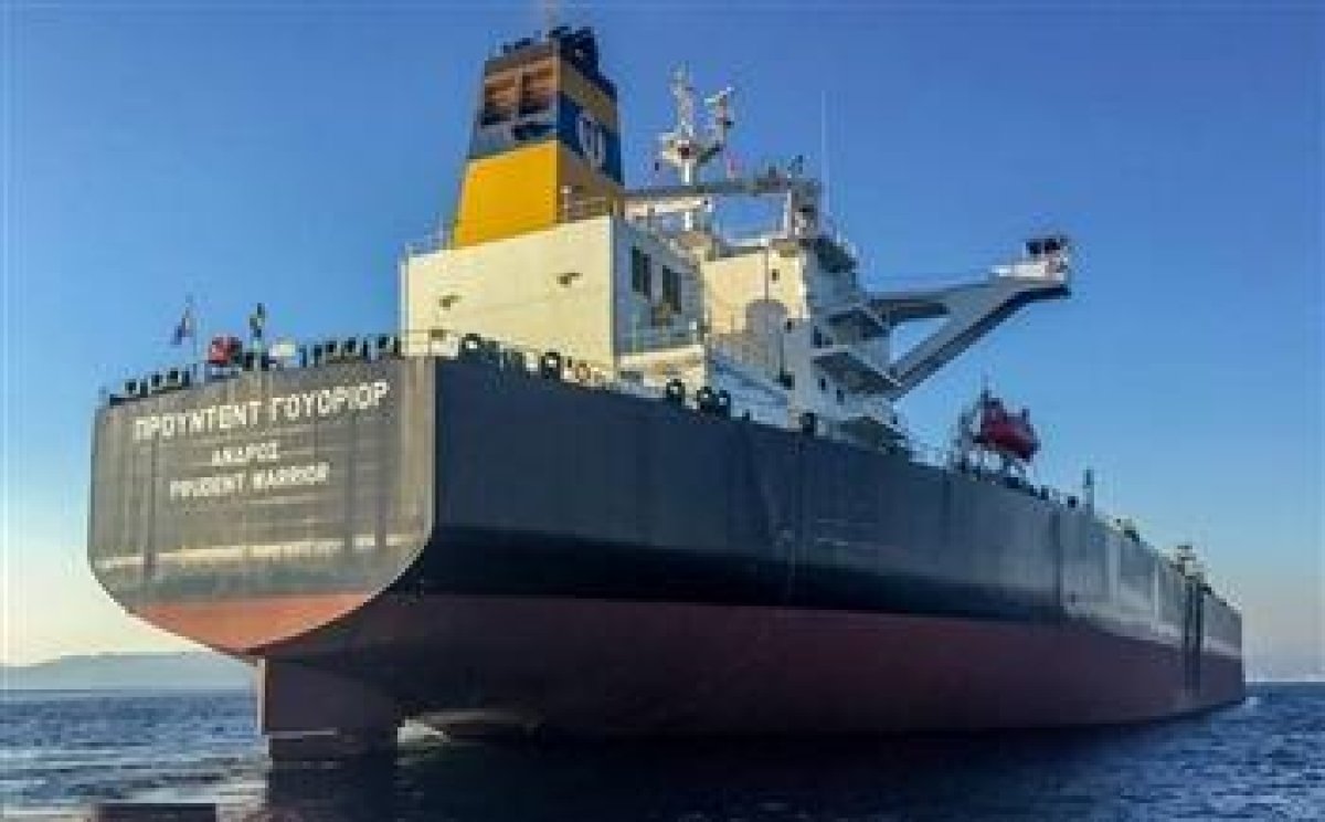 بعد احتجاز ناقلتين في مياه الخليج.. تصاعد الخلاف بين طهران وأثينا بسبب مصادرة شحنة نفطية