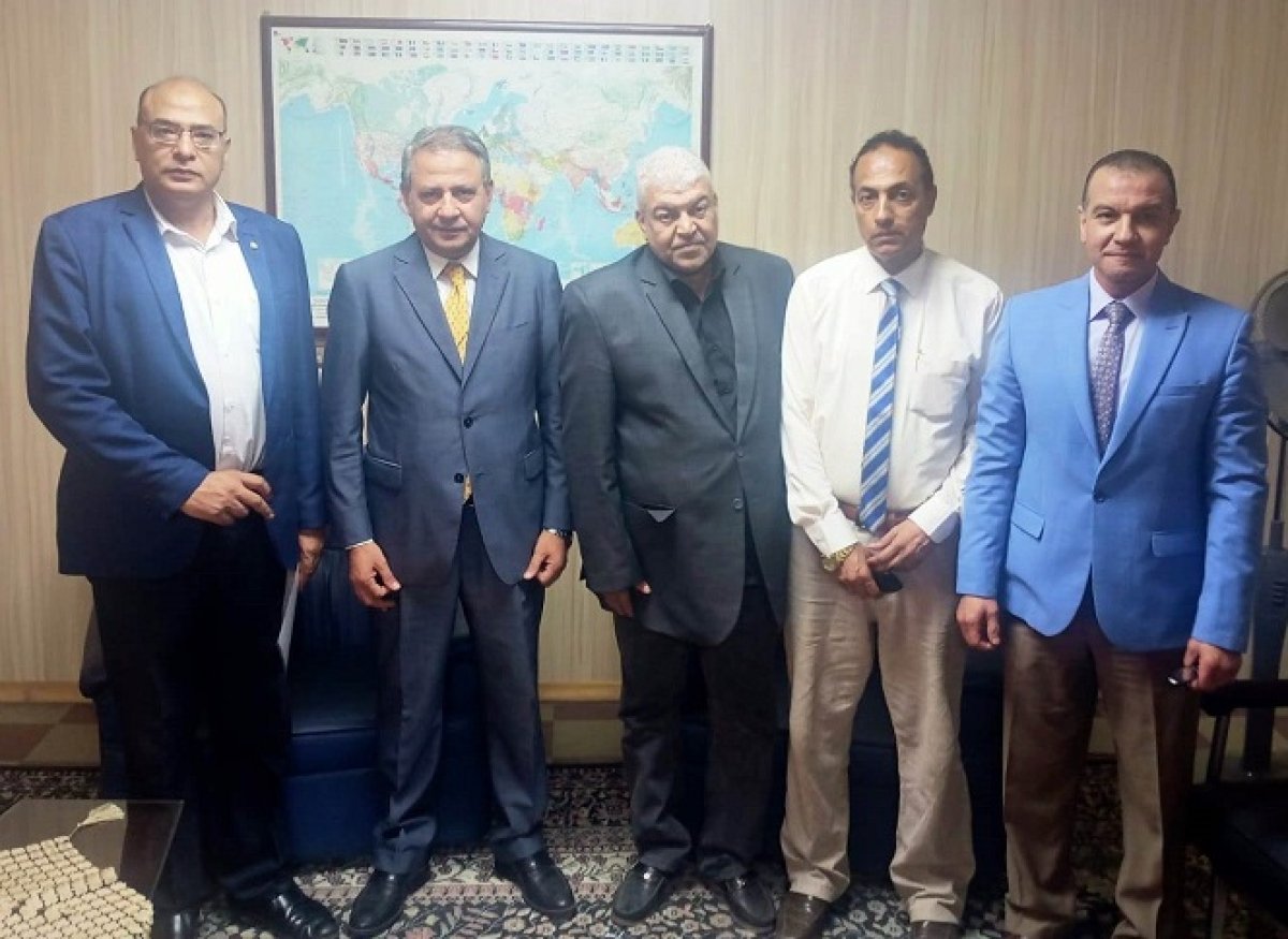 قال حسن امام مستشار المجموعة الافريقيا :السيسى يقود حركة الاستثمار فى إفريقيا Hassan Emam, the advisor of the African group, said: Sisi leads a free