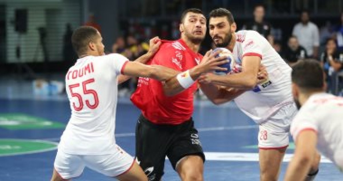 أيمن صلاح: فراعنة اليد قادرون على حسم اللقب الأفريقى.. والأحمر مستمر للمونديال