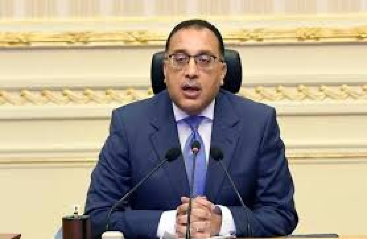 رئيس الوزراء يستعرض مع وزير الكهرباء مشروعات الطاقة المتجددة