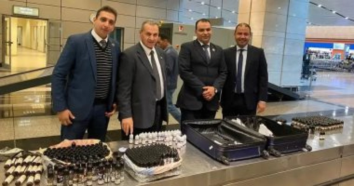 جمارك مطار القاهرة تضبط محاولة تهريب كمية من زيوت الشيش الإلكترونية..