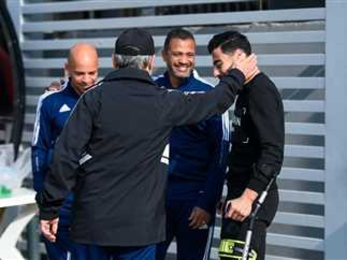 «مستنيين رجوعك يا موفاسا».. كولر يحفّز أكرم توفيق (صور)