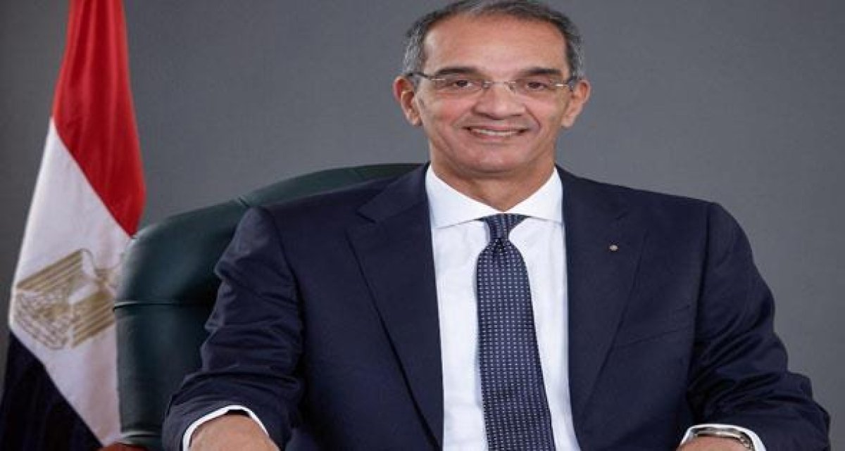 وزير الاتصالات يبحث فرص التعاون مع الهند