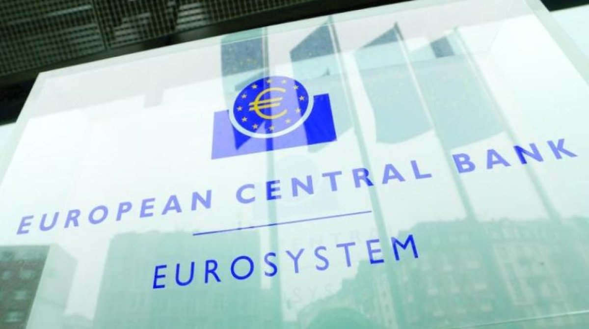      A  A «المركزي» الأوروبي يحذر من «الاطمئنان الزائد»