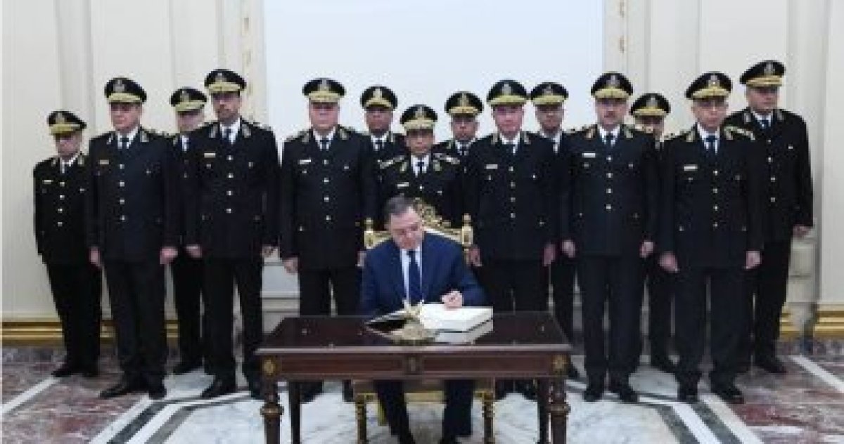 وزير الداخلية وأعضاء المجلس الأعلى للشرطة يسجلون كلمة شكر للرئيس السيسى