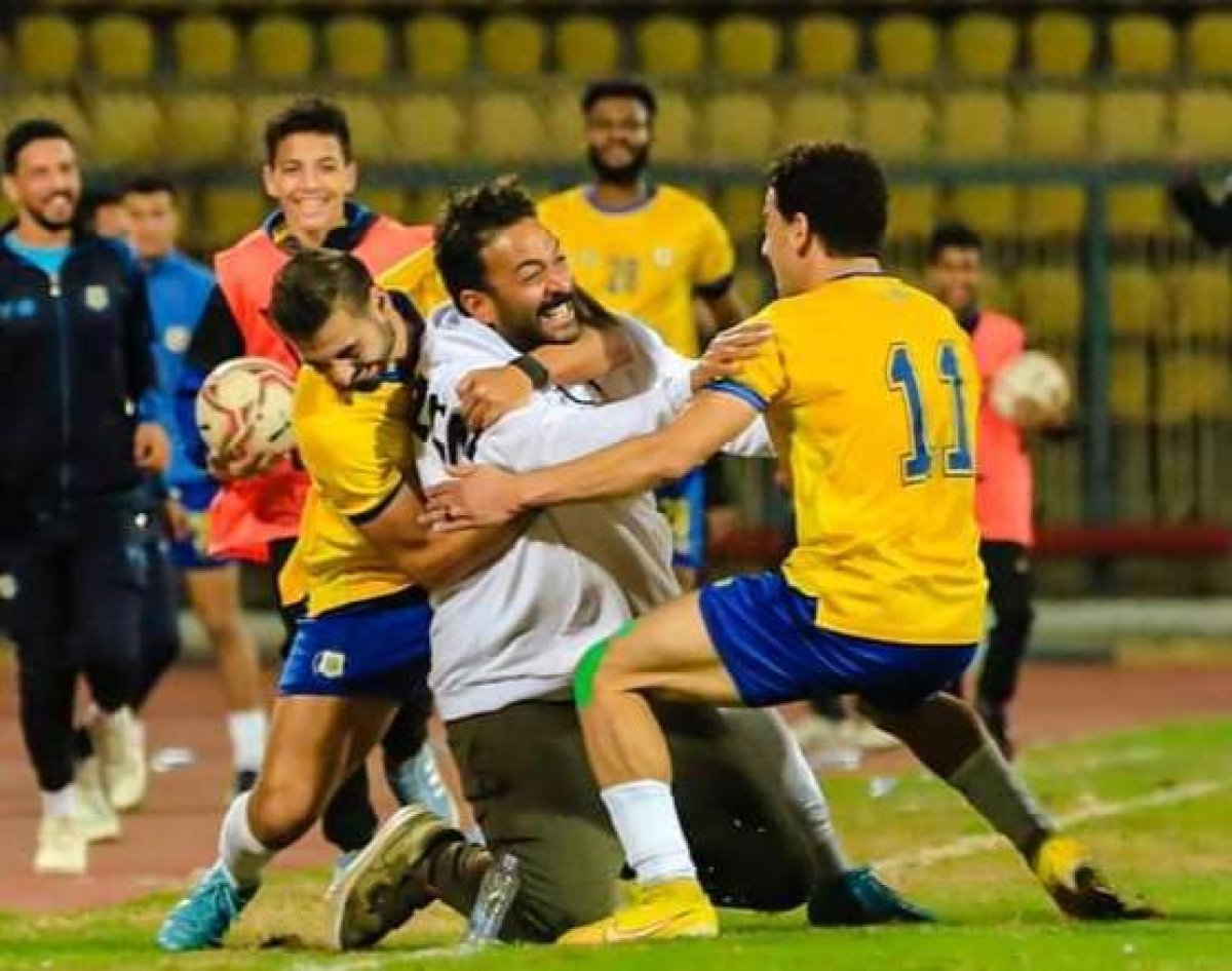 ميدو يتحدث عن فرحته مع لاعبي الإسماعيلي 