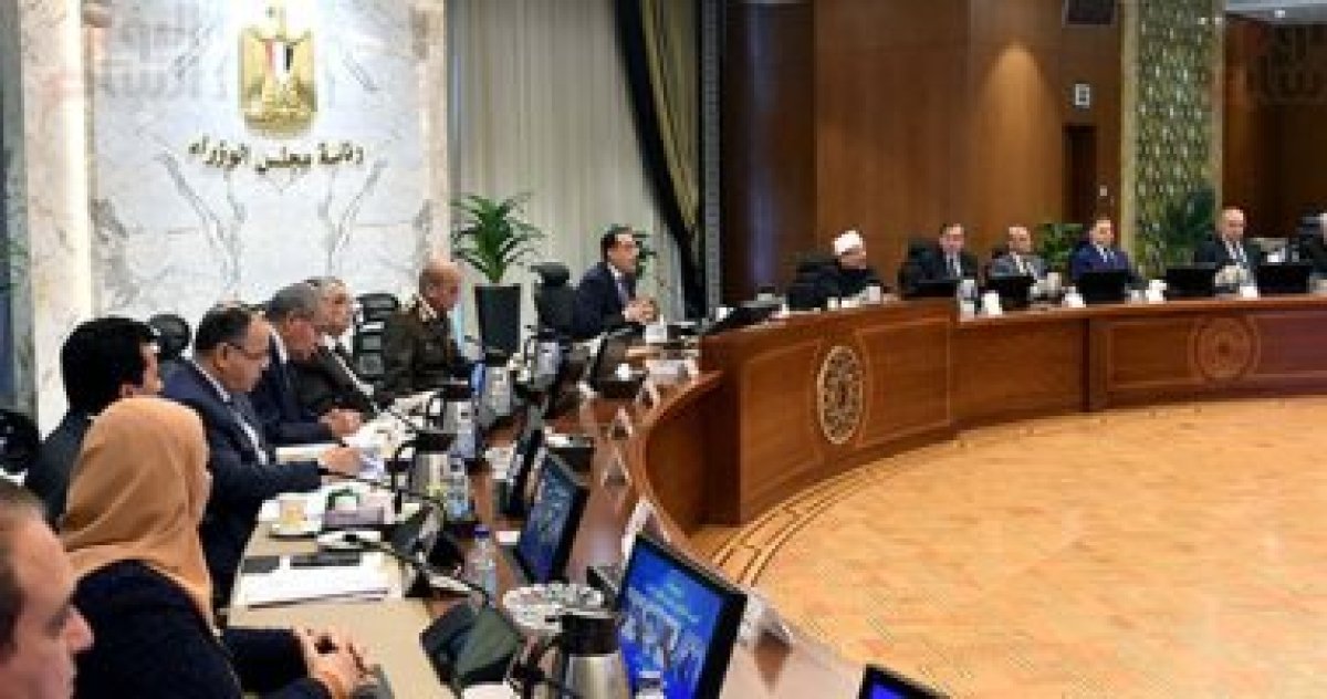 رئيس الوزراء يستعرض برنامج الحوافز الإيجابية للوصول لمعدلات إنجاب أقل
