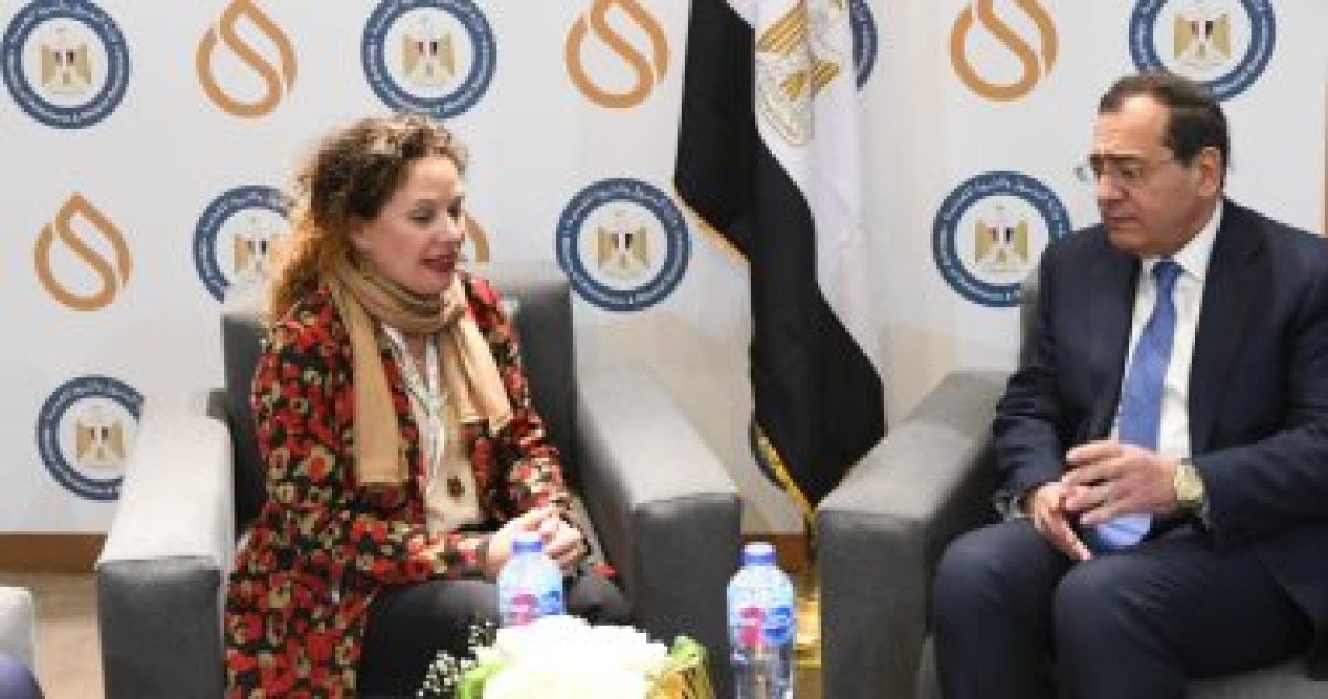 الملا يبحث زيادة التعاون فى أنشطة نقل وتصدير الغاز إلى دول أوروبا