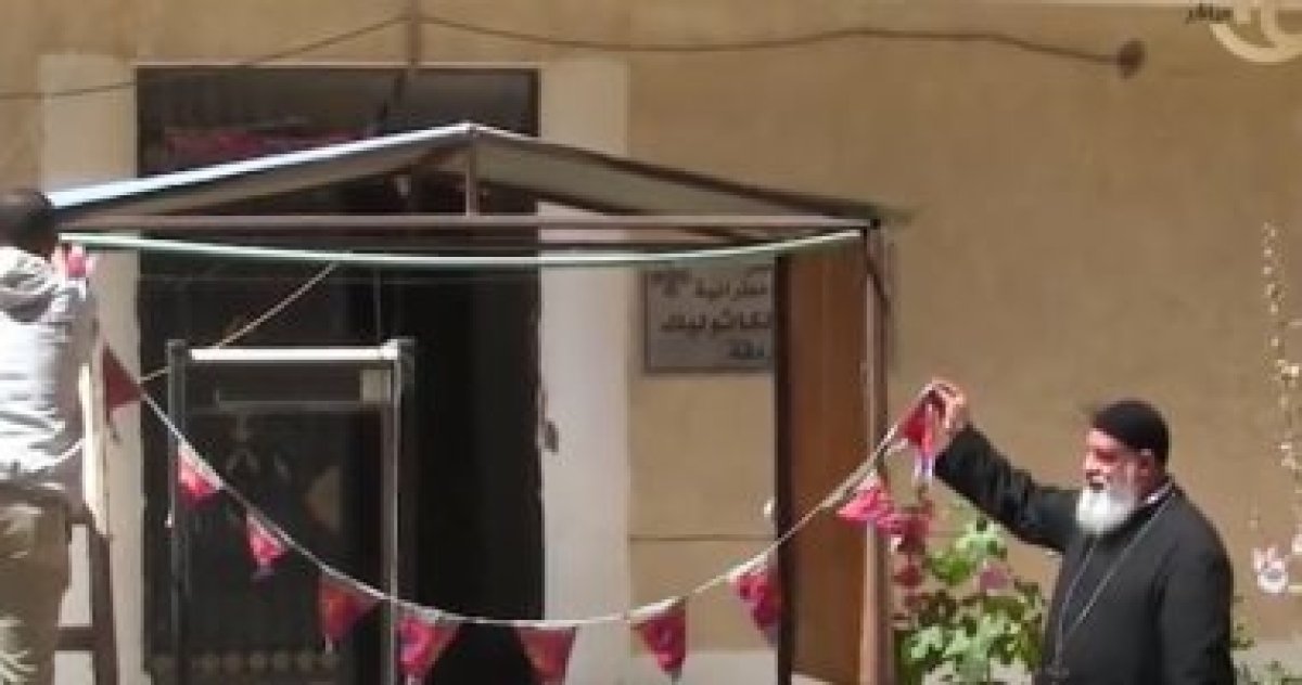 الكنيسة الكاثوليكية بالبحر الأحمر تعلق فانوس رمضان وتعد وجبات للصائمين