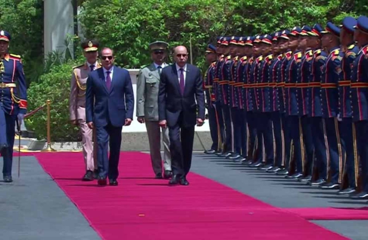 الرئيس ونظيره الموريتاني يبحثان سبل تعزيز التعاون الاقتصادي وزيادة الاستثمارات بين البلدين