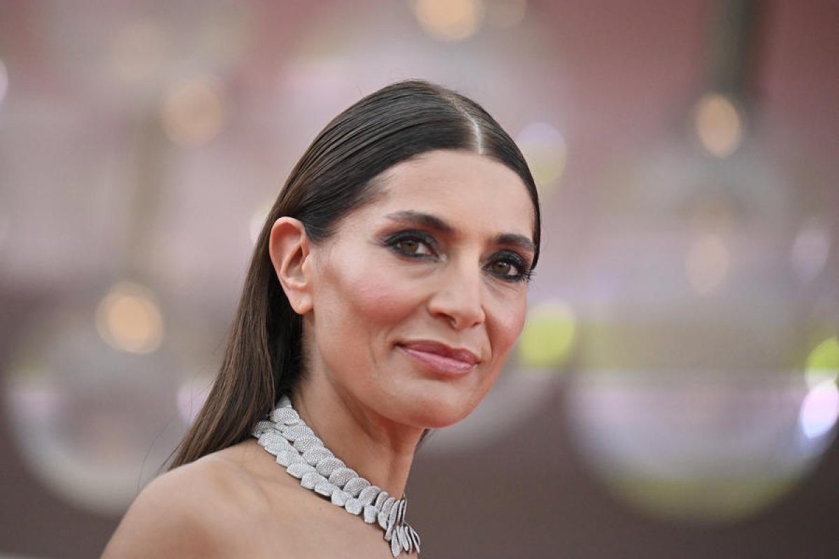 3 عقود ألماس فاخرة لفتتنا في ثاني أيام مهرجان البندقية السينمائي الـ