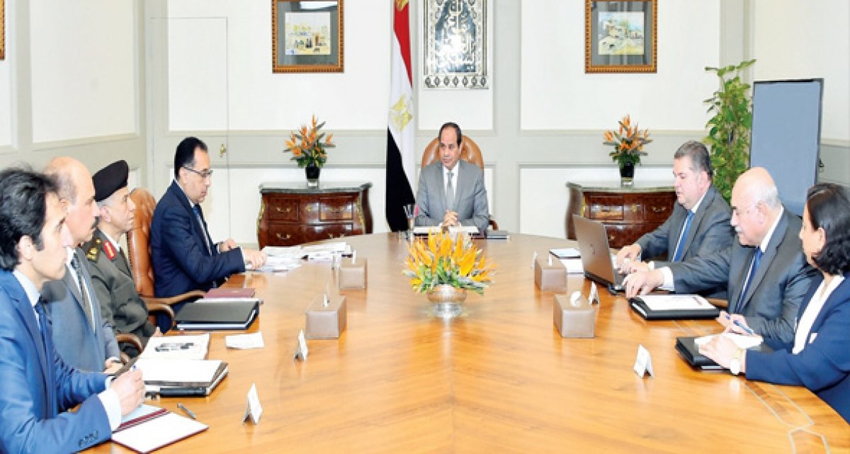 كلف الرئيس عبدالفتاح السيسى الحكومة بمواصلة تطوير شركات قطاع الأعمال العام