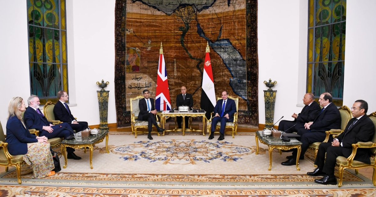 المتحدث الرئاسي ينشر صور الرئيس السيسي يستقبل رئيس وزراء بريطانيا