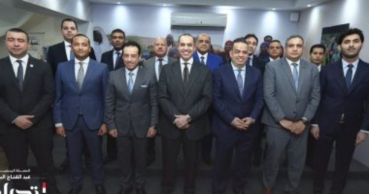 الحملة الرسمية للمرشح السيسى تبرز لقطات مع هيئات مكاتبها بالمحافظات