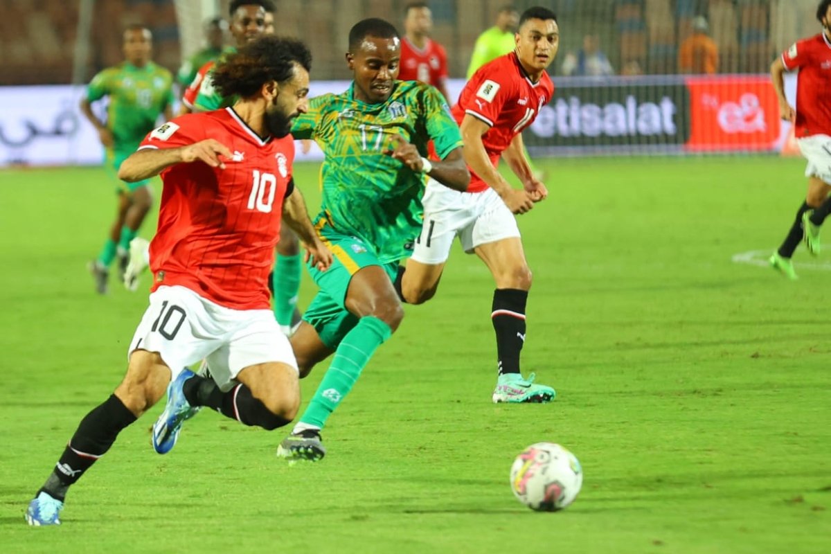 ليفربول يحتفي بـ«سوبر هاتريك» محمد صلاح مع منتخب مصر