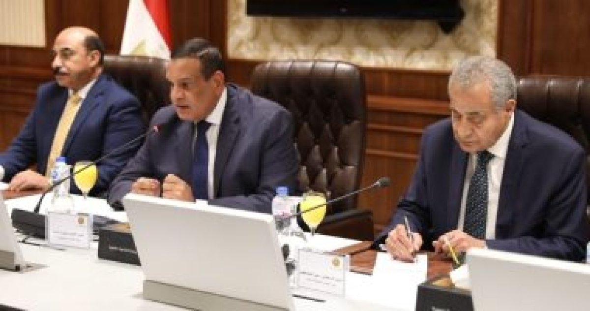 وزيرا التموين والتنمية المحلية يتابعان مع المحافظين تنفيذ مبادرة تخفيض الأسعار