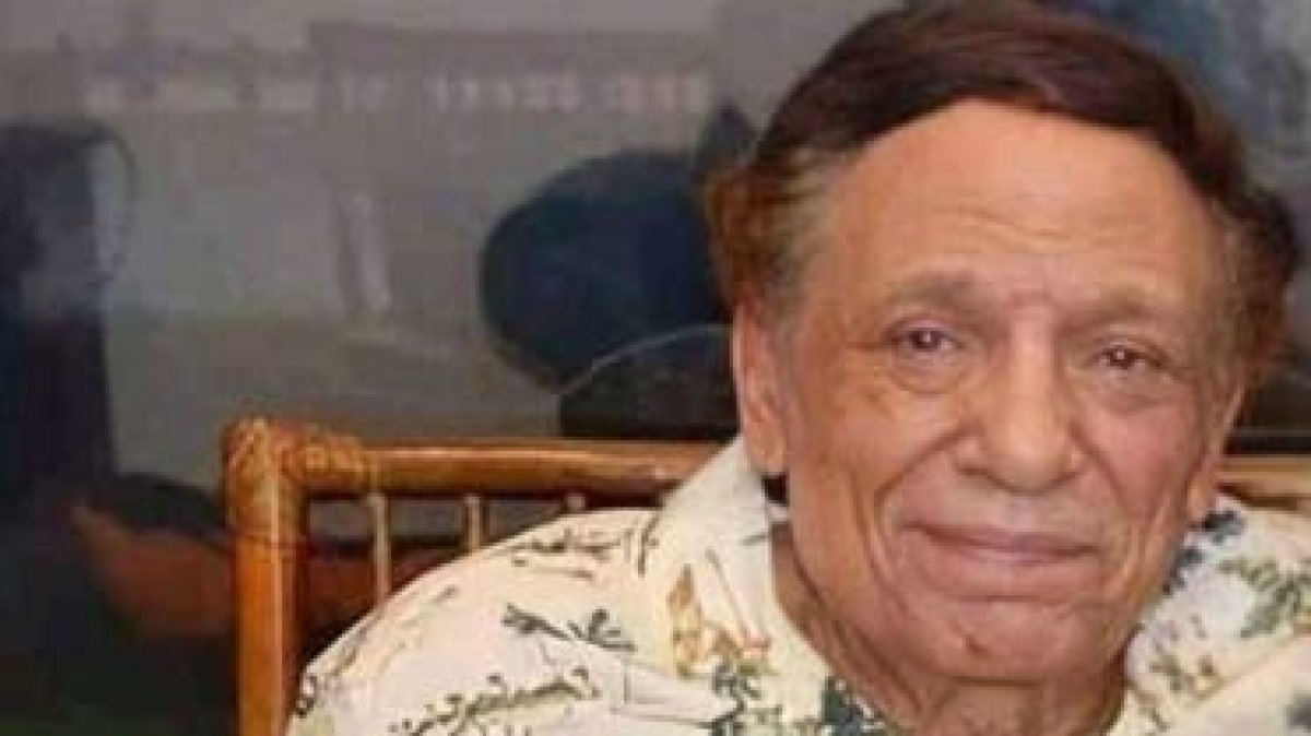 اعتزال عادل إمام الفن.. كيف علقت يسرا ولبلبة؟