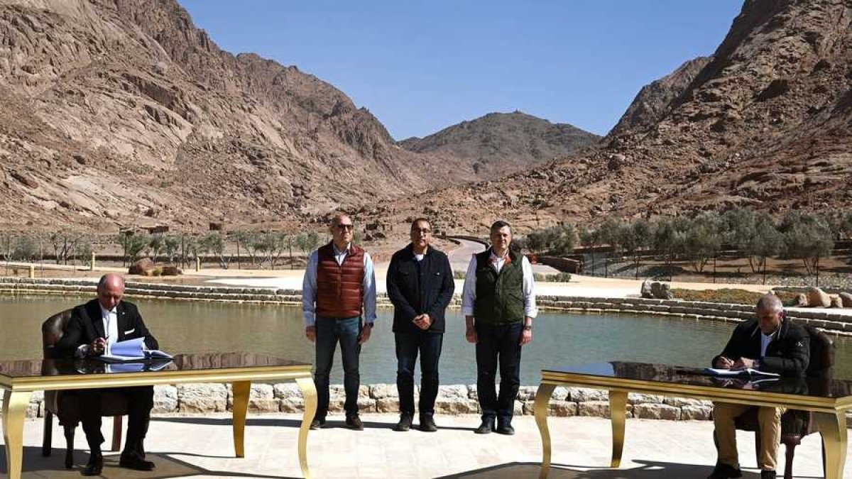 "شتايجنبرجر" الألمانية توقع عقود إدارة مشروع سياحي في مصر