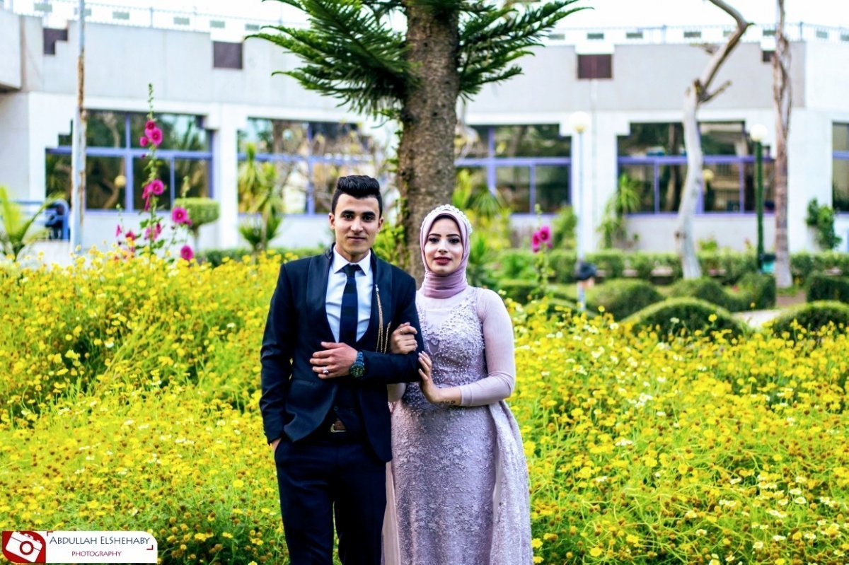  تهانينا الحارة للخطيبين