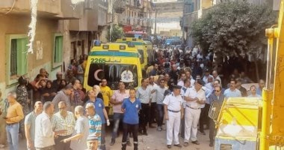 محافظ الدقهلية: توفير إيواء مؤقت ومساعدات للأسر المتضررة بانهيار عقار ميت غمر