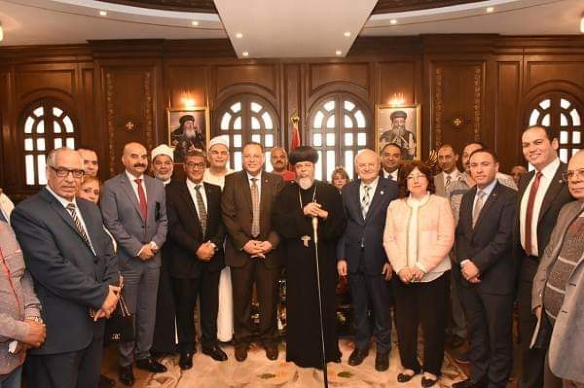 محافظ الشرقيه: يهنىء الأخوه الأقباط بعيد القيامه المجيد  