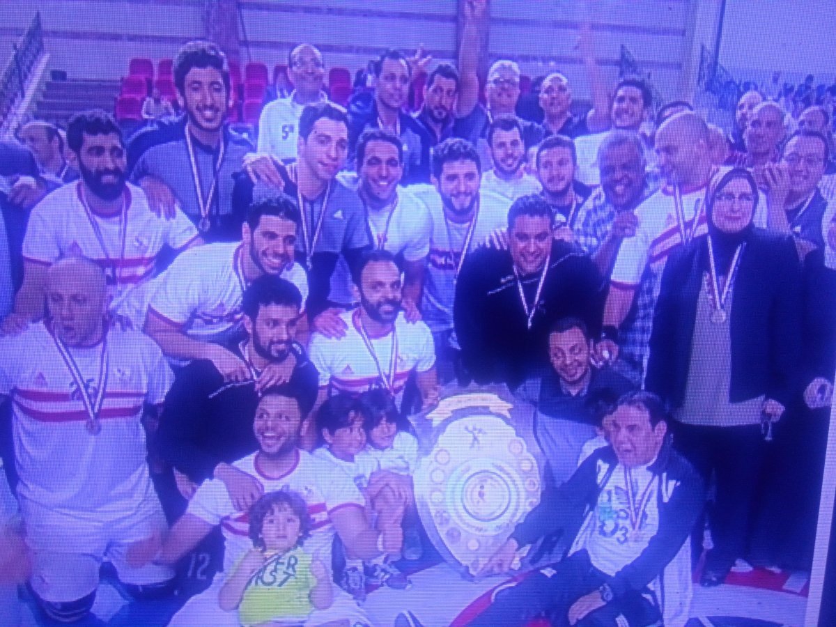 الزمالك يفوز بالدورى ويتفوق على الأهلى ٢١_١٨ لكرة اليد