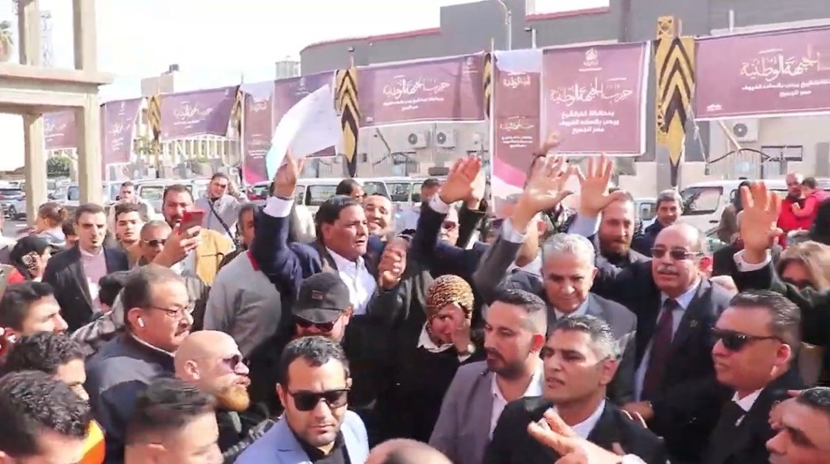 إقبال متزايد على مكاتب الشهر العقاري بكفرالشيخ لتحرير توكيلات تأسيس حزب الجبهة الوطنية