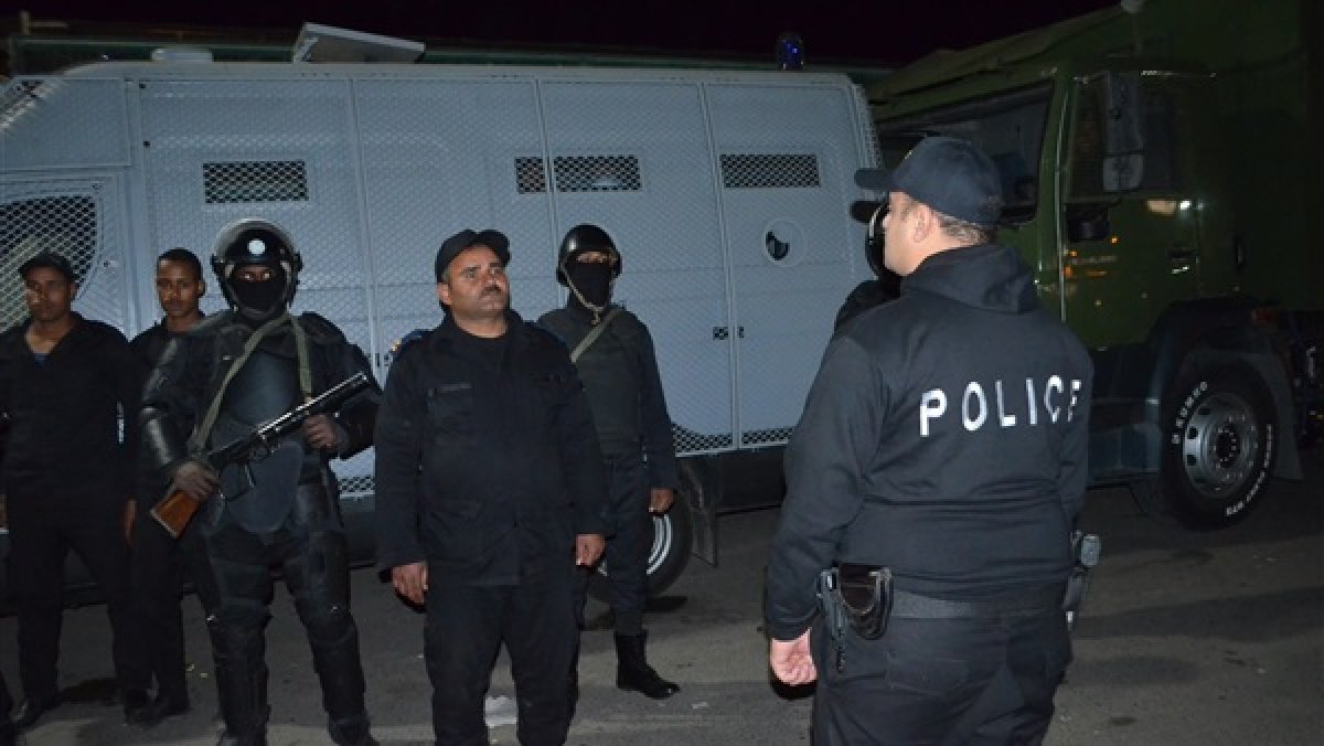 تحولت قرية ميت أبو الحسين التابعة لمركز أجا بمحافظة الدقهلية، إلى ثكنة عسكرية