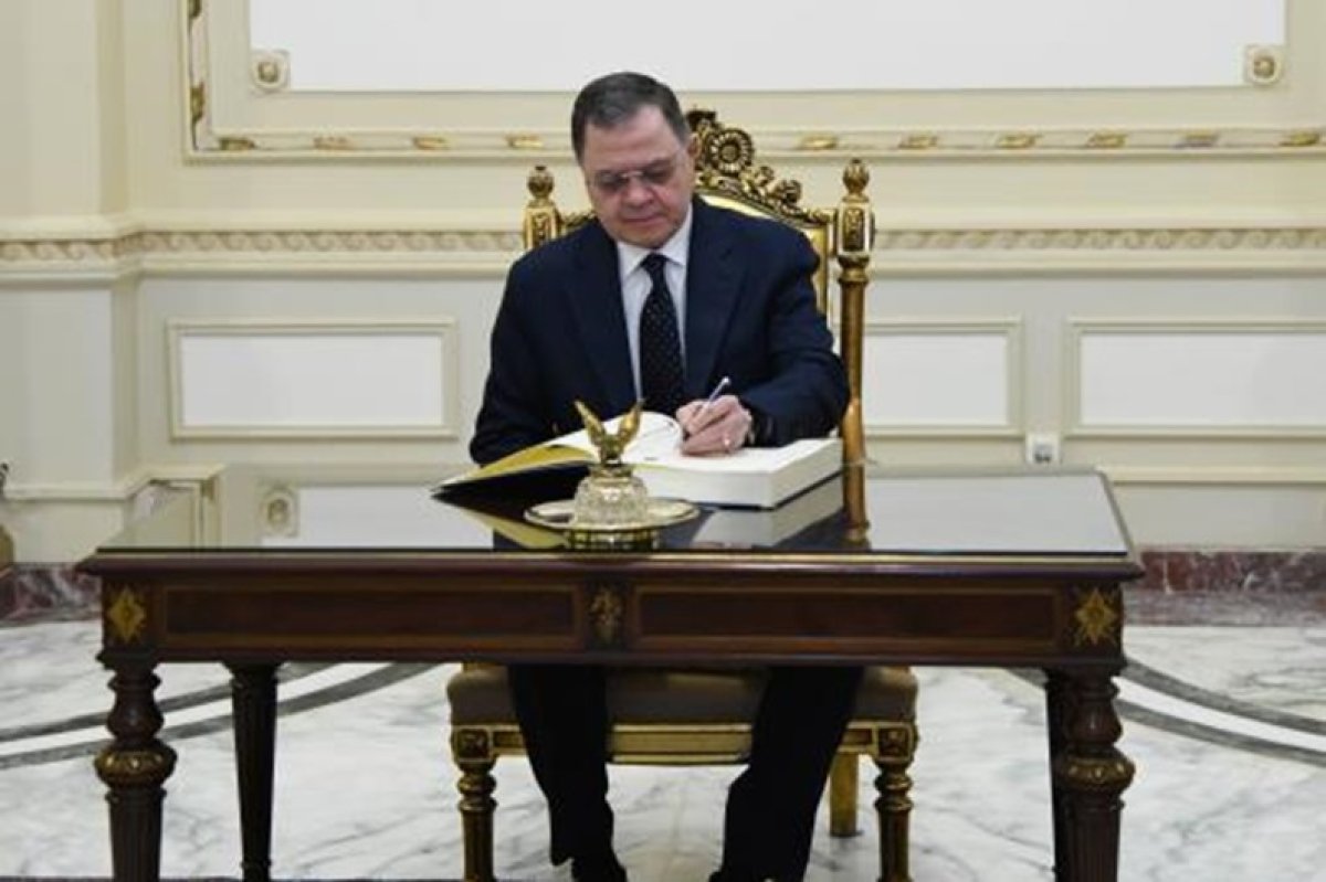 يرافقه أعضاء هيئة الشرطة.. وزير الداخلية يسجل كلمة شكر للرئيس السيسي بمناسبة عيد الشرطة