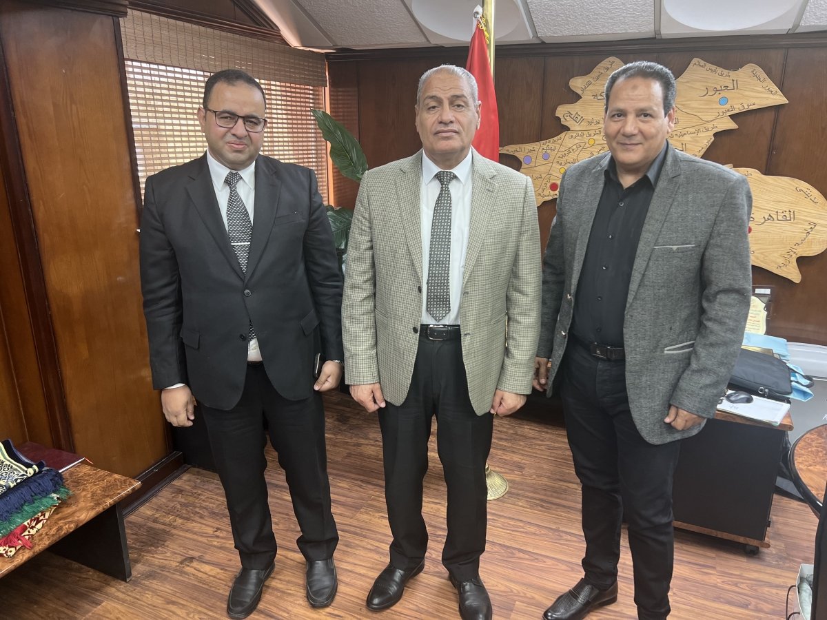 المهندس معتمد الديب يهنئ المهندس حسن البيلي بتوليه رئاسة شمال القاهرة لتوزيع الكهرباء